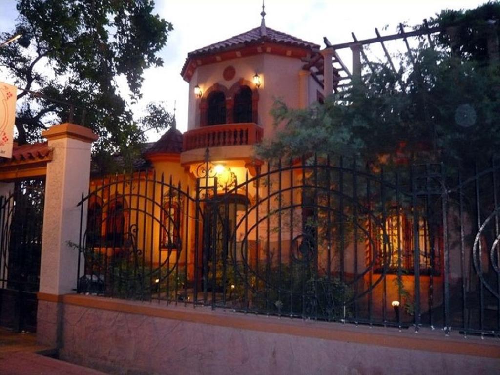 Posada Chalet de Bassi Godoy Cruz Exterior foto