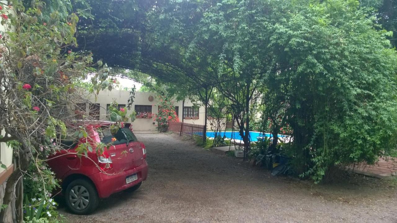 Posada Chalet de Bassi Godoy Cruz Exterior foto